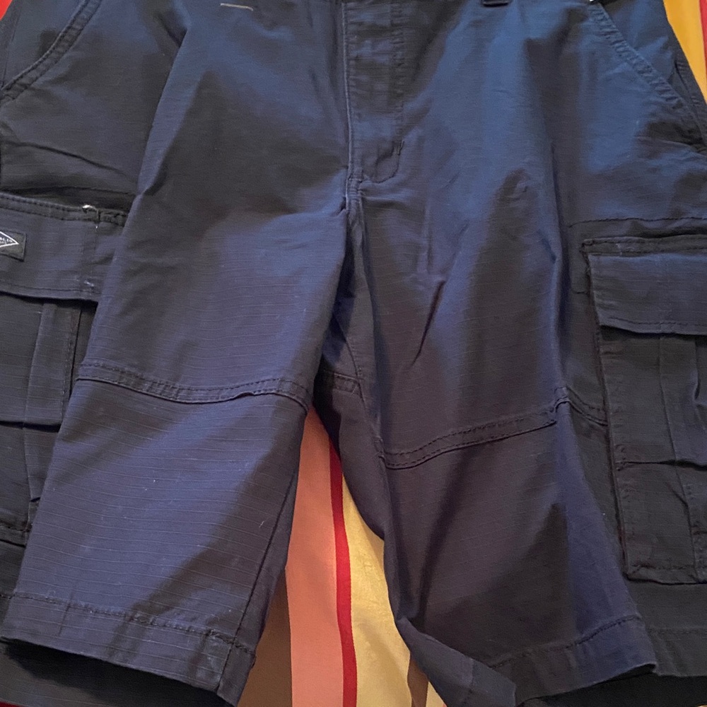 Men's black Cargo Shorts - Durable Work Style